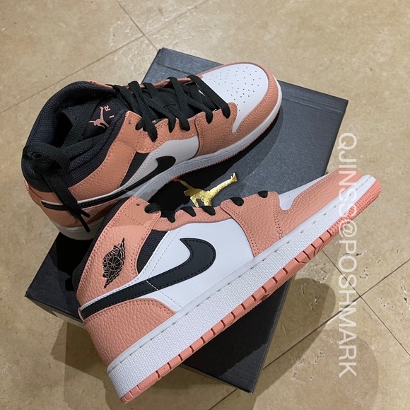 Air Jordan 1 Mid GS Pink Quartz 7Y/W8.5 - Picture 3 of 8